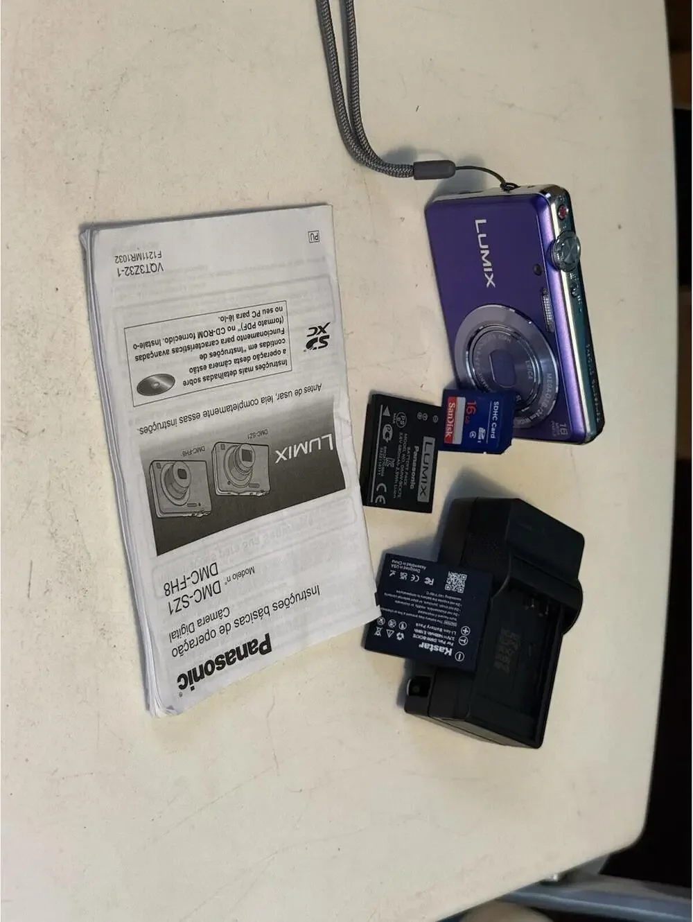 DMC-FH5 Panasonic LUMIX DMC-FH5 16MP Compact Digital Camera Bundle